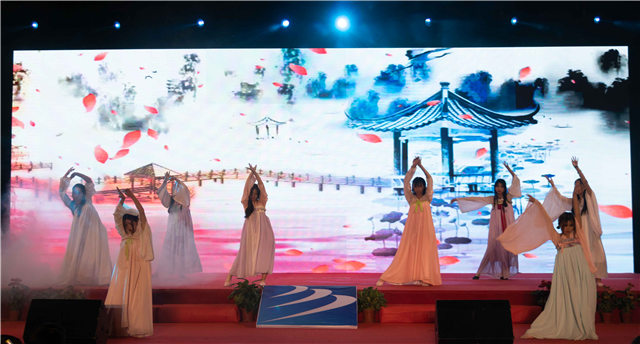 多圖預(yù)警，四川新華“慶國慶·迎新生”大型文藝晚會(huì)精彩回顧！