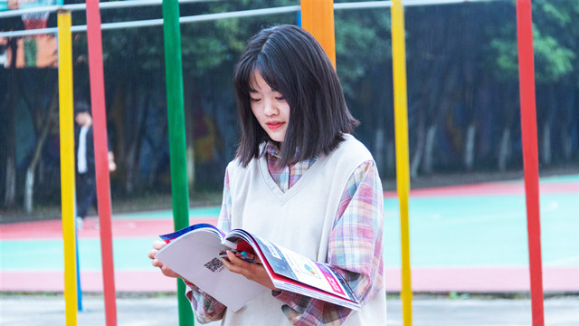 初中畢業(yè)來新華，勇敢追逐設計夢 