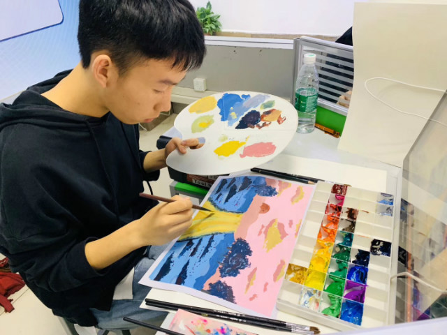 不愿荒廢青春，我來新華開啟新人生