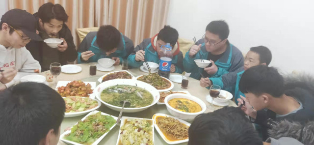 “獎(jiǎng)助勤勉”新華關(guān)愛，讓你的技能夢(mèng)飛得更遠(yuǎn)