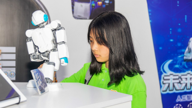 想要學一門實用的技術，選擇了UI