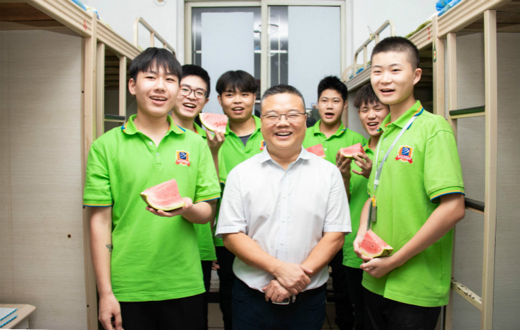 【九月開學季】院領導走訪宿舍慰問新生