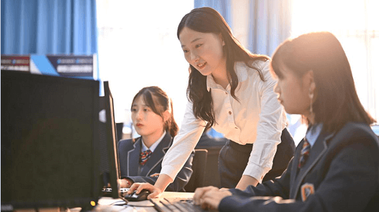 <b>來四川新華，給你一個燦爛的前程！</b>