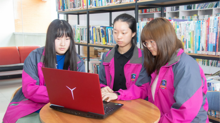 四川新華第十一屆“新華杯”全國職業(yè)技能大賽決賽啟動儀式正式開幕！