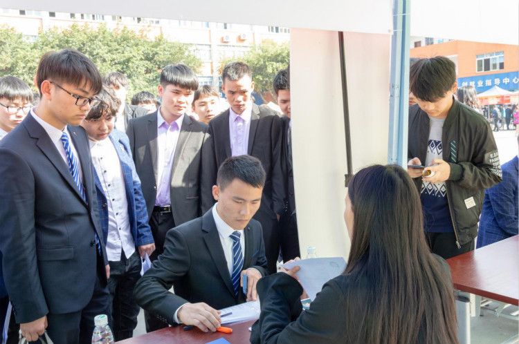 新華互聯(lián)網(wǎng)科技校企合作多方聯(lián)動(dòng)，共建人才生態(tài)圈