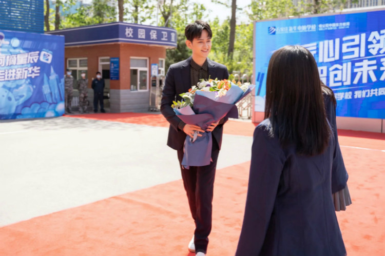 馬可來新華重拾校園生活，青春“競”是精彩！