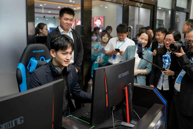 “電”峰對決 “競”彩無限