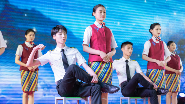 新華 《有志、有智、有質》青年