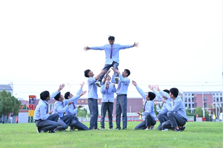 中高考結(jié)束選什么專業(yè)就業(yè)好？讓他們告訴你！