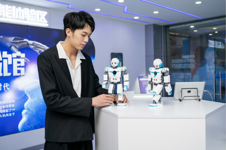 盧東旭粉絲見面會，新華影視動漫推薦官答疑時間到！