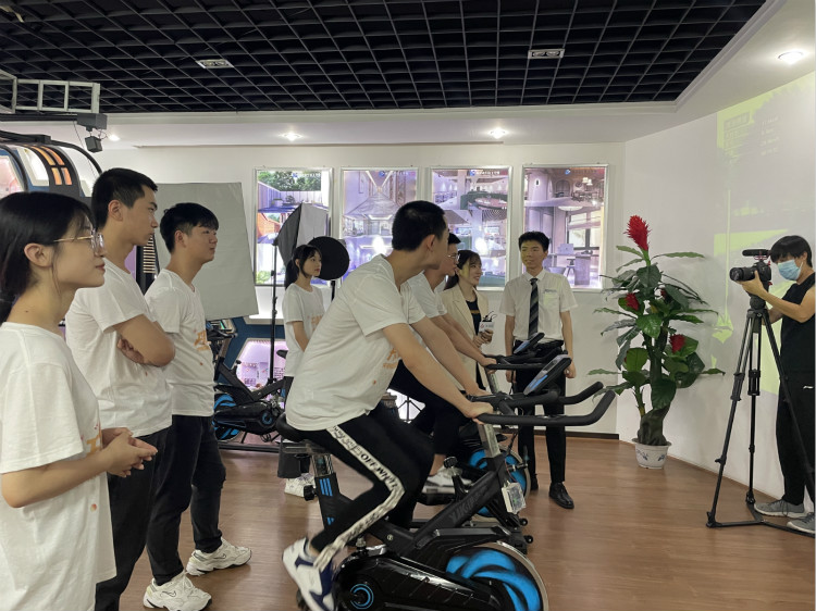 央視頻云端夏令營攜手新華電腦，開啟動漫設計小課堂！