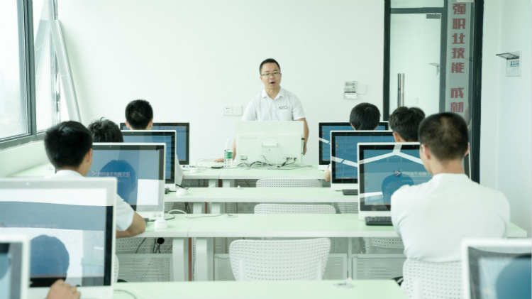 四川新華聚焦產業需求，打造高技能人才培訓基地！