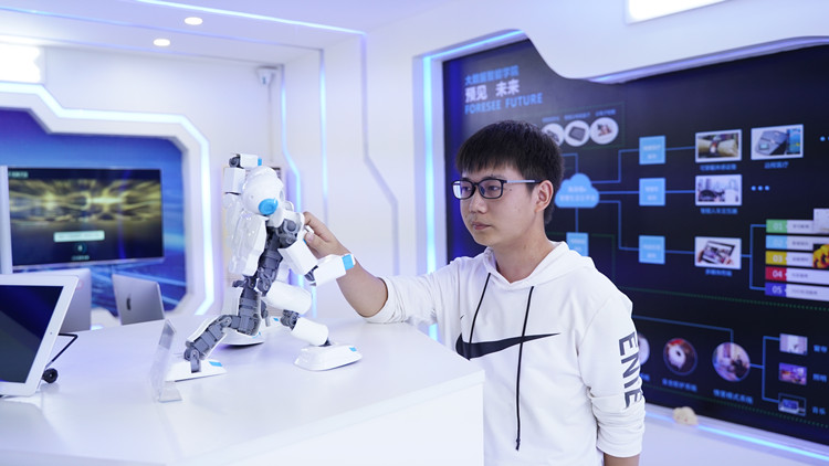 一步一個腳印，腳踏實地走好每一步