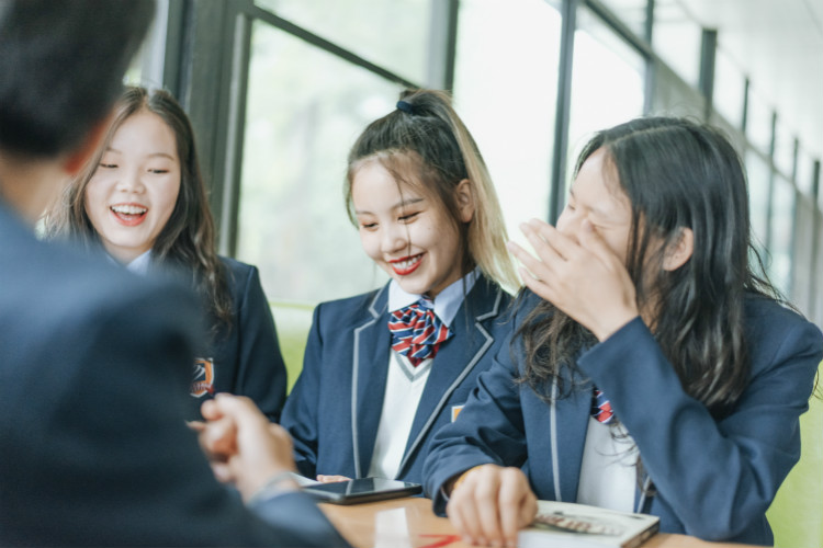 屢創新高！2021年新華學子薪資盤點