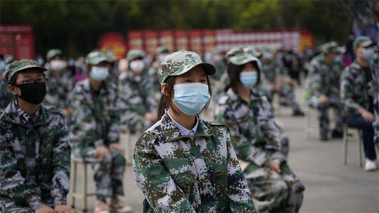 新起點(diǎn)再出發(fā)|成都新華高級(jí)技工學(xué)校升格揭牌儀式盛大啟幕！