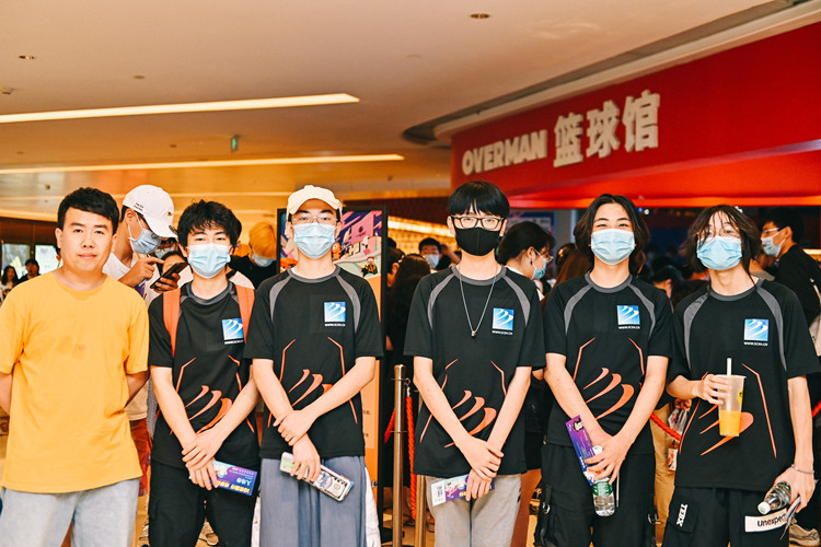 RNG三比二奪冠！電子競技行業崛起