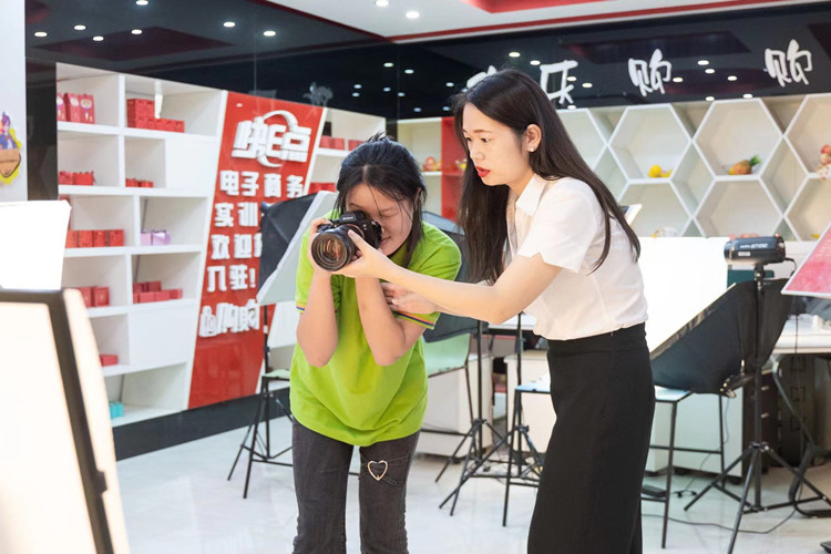 開(kāi)學(xué)季，新華有話對(duì)你說(shuō)......