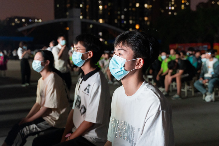 開(kāi)學(xué)季，新華有話對(duì)你說(shuō)......