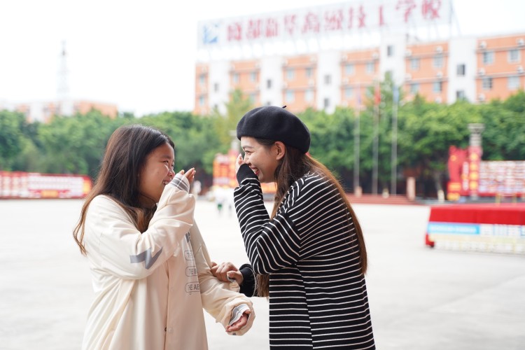 新生故事|再聚新華，共訴情誼