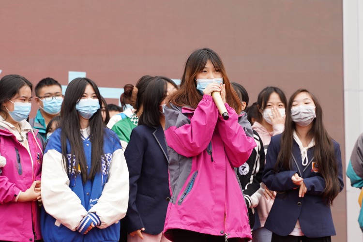 程龍老師新華“學生習慣養成教育”主題演講