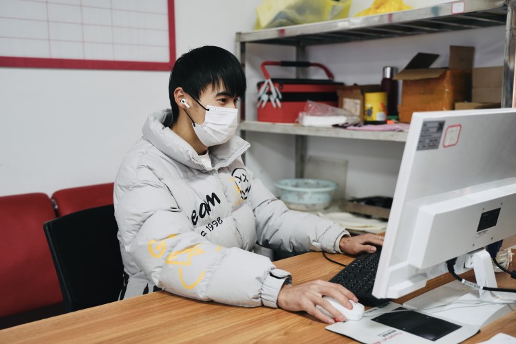 優(yōu)秀學(xué)子|披星戴月，盡心竭力