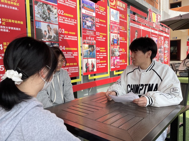 新華90后老師這樣說(shuō)：不以規(guī)矩，不成方圓