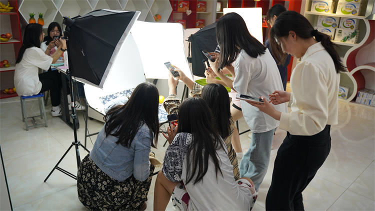 軍訓(xùn)后開學(xué)第一周，一起來看活力滿滿的大家