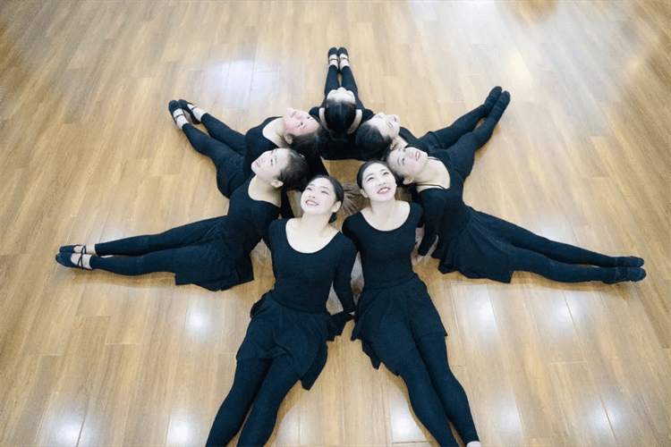 孩子不想上學(xué)，選擇打工還是來成都新華學(xué)技術(shù)