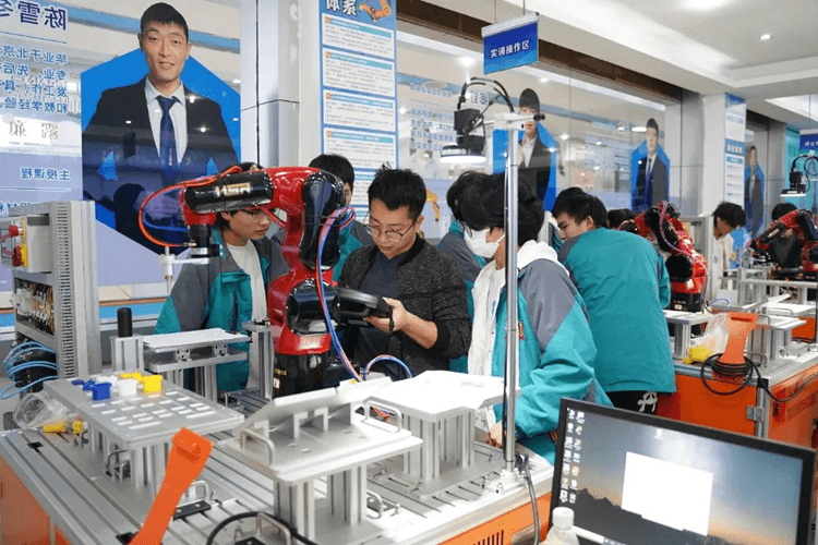 初高中擇校咨詢會，專家坐鎮(zhèn)，精準答疑