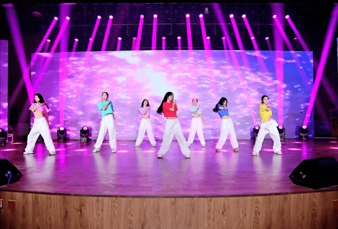 成都新華高級(jí)技工學(xué)校2024年夏秋季招生簡(jiǎn)章