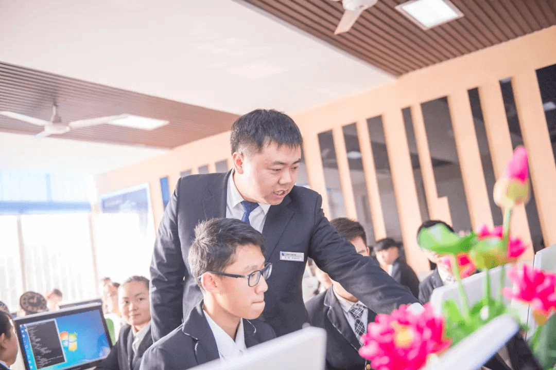 成都新華短期精品就業(yè)班招生簡章